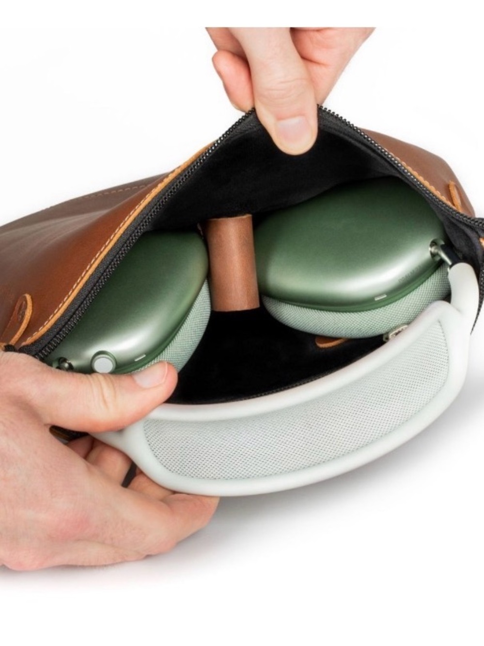 AirPods Max Case + stand - Luxury Craftsmanship - American Leather - Pad & Quill